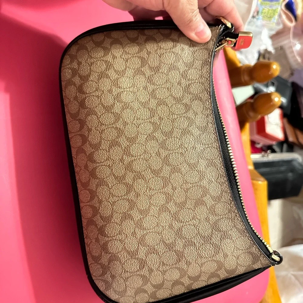 EUC Coach Terri Tan and Brown Bag - Picture 2 of 6